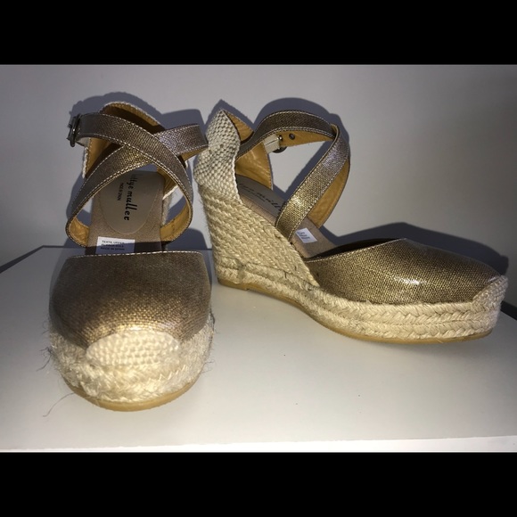 BETTYE MULLER CHIC ESPADRILLE WEDGE, GOLD-BNWT - Picture 1 of 6